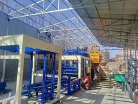 Machine de fabrication de blocs de béton creux autobloquants en ciment entièrement automatique YUEWEI de haute qualité populaire
