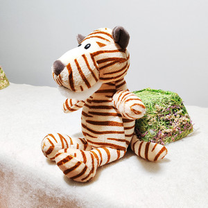 Peluche di animali della foresta (tigre, <span class=keywords><strong>cervo</strong></span>) per il commercio estero, piccole bambole per bambini da 8 pollici, in cotone PP, figurine per macchine a griffa e stand - Product Image 4