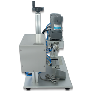 Machine rotative pneumatique semi-automatique pour le conditionnement de bouteilles en plastique pour les applications alimentaires, les boissons et les produits chimiques. - Product Image 1