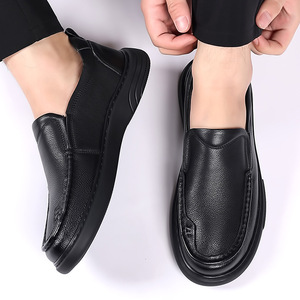 Nouvelles Chaussures Décontractées Homme 2025 en Cuir Véritable à Enfiler, Semelle Souple en PU Antidérapante et Amortissante, Tendance Automne pour Hommes d'Âge Moyen - Product Image 5