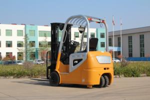 Carretilla elevadora eléctrica de 3 ruedas de la marca Everlift Carretilla elevadora de tres puntos 1,6 T 2T con mástil triple 4,5 m 5M 6m - Product Image 4