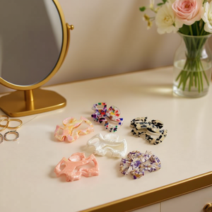 Fermacapelli Nina West Highland Dog da 7 cm in acrilico, fermaglio alla moda per donna, uso quotidiano - Product Image 5