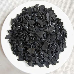 Il carbone <span class=keywords><strong>attivo</strong></span> di guscio di cocco di grado alimentare è estremamente efficace nell'eliminare <span class=keywords><strong>cloro</strong></span> e odori. - Product Image 1