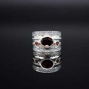 Anillo de Plata de Ley 925 Hecho a Mano con Granate Natural, Engaste de Bisel, Joyería Elegante para Boda, Anillo Sencillo para Hombre y Mujer - Product Image 5