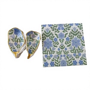 Artisanat en Coquillages Naturels, Décoration Florale en Coquillages, Style Campagne Française, Cadeau Artisanal en Coquillages Naturels - Product Image 1