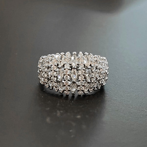 Anello stile Starry Pave per donna, con pietre scintillanti, elegante anello alla moda, accessorio per gioielli da indossare tutti i giorni - Product Image 4