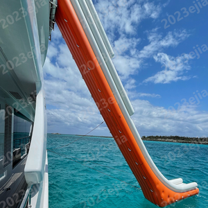 Lona de PVC Comercial para Exteriores, para Yates y Embarcaciones, Personalizable: Tobogán Inflable Flotante para Piscina - Product Image 2