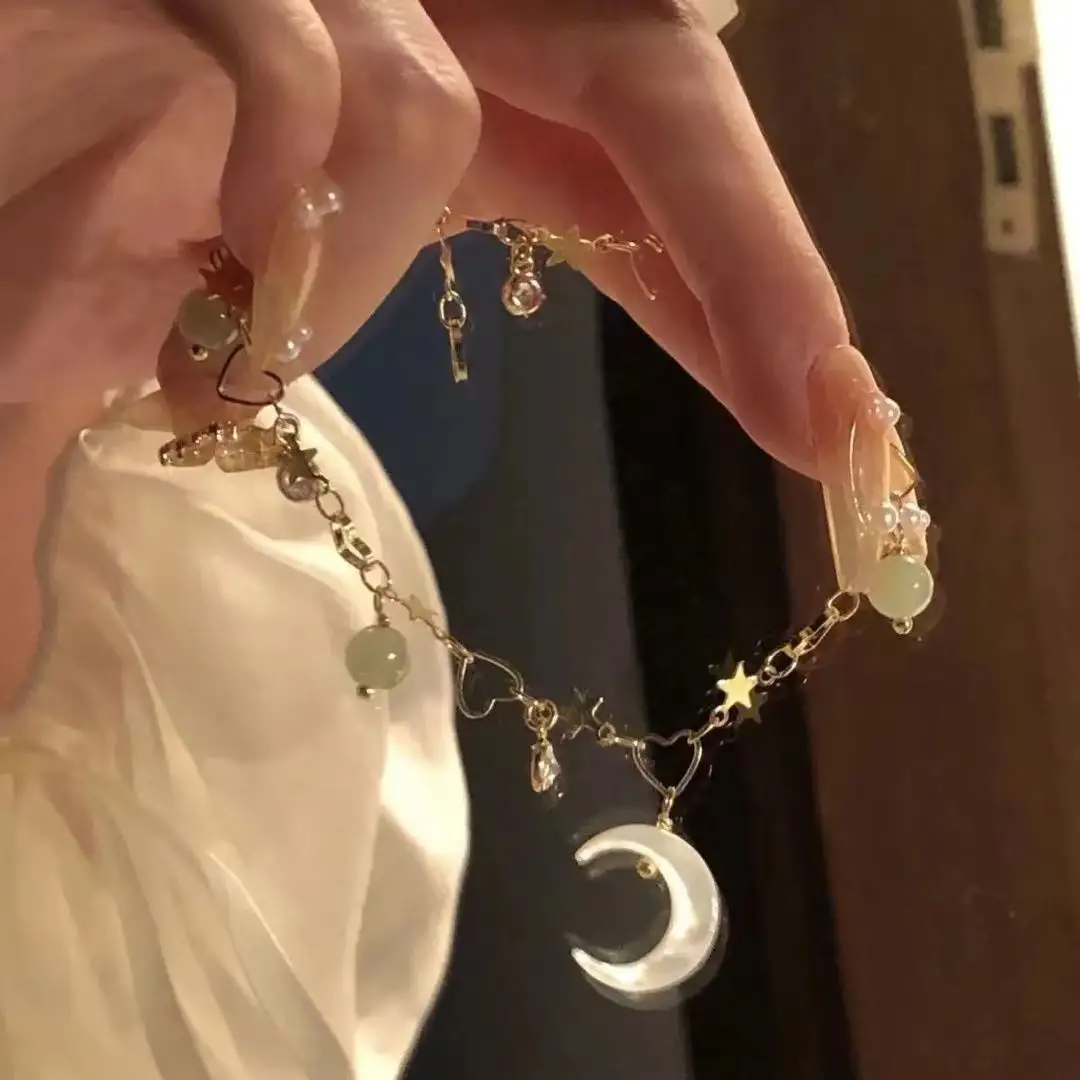 Muguet Bracelet Lune Papillon Fait Main Déclaration Pendentif Bracelet Floral pour Femmes Mariée Mariage Filles