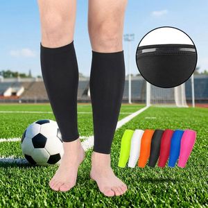 Protège-tibias de football en EVA à logo personnalisé, avec sangles de compression réglables pour le mollet, protège-jambes chauffants pour joueurs de football, protection enfant - Product Image 1