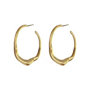 ต่างหูแฟชั่นผู้หญิงสไตล์ยุโรป-อเมริกัน ดีไซน์ผีเสื้อทรงเรขาคณิต ขนาดใหญ่ ไม่สมมาตร ชุบทอง/เงิน - Product Image 6