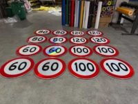 Film réfléchissant prismatique PMMA blanc imprimable éco-solvant 3 ans, 1,22 m x 45,7 m, auto-adhésif pour signalisation routière