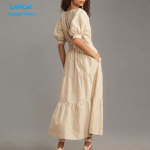 Robe décontractée pour femmes personnalisée Manches bouffantes col V taille haute en mousseline de soie Robe à volants à plusieurs niveaux pour les femmes - Product Image 4