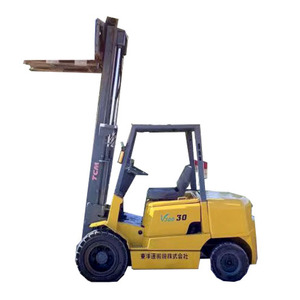 Montacargas Diésel TCM de 3 Toneladas Usado de Alto Rendimiento, Ideal para Apilar y Mover Cargas Pesadas con Precisión - Product Image 1