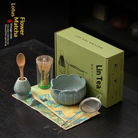 Ensemble complet de 8 pièces Lotus Matcha : Kit de préparation du thé en céramique de style Dynastie Song, comprenant bol à thé, fouet Chasen, support et tamis à poudre