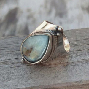 Bague cocktail A080 en labradorite, forme goutte d'eau, sertissage clos, pierre naturelle, bijou unisexe, cadeau tendance - Product Image 3