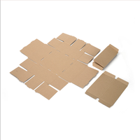 Boîte cadeau en carton blanc haut de gamme en gros, design personnalisé, matériaux recyclés écologiques, revêtement UV, boîte cadeau pliable avec insert