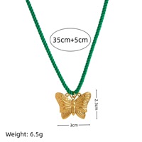 Collier Pendentif Mignon Femme « Amour Estival » avec Visage Souriant, Fleur Éclatante et Papillon, en Acier Inoxydable Plaqué Or 18 carats, Chaîne Bambou