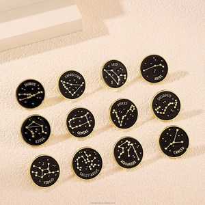 Broche <span class=keywords><strong>de</strong></span> aleación <span class=keywords><strong>de</strong></span> doce constelaciones al por mayor personalidad creativa letras doradas pintura insignia técnica <span class=keywords><strong>de</strong></span> fundición chapada en oro - Product Image 5