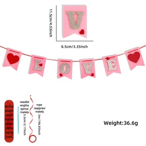 พวงมาลัยรูปสี่เหลี่ยมผืนผ้าสำหรับวันวาเลนไทน์ สีชมพูวิ้งๆ ประดับคำว่า LOVE ทำด้วยมือจากกระดาษและผ้าสักหลาด เป็นมิตรกับสิ่งแวดล้อม เหมาะสำหรับงานปาร์ตี้ - Product Image 6