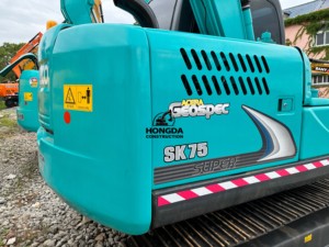รถขุด KOBELCO รุ่น SK75-8 มือสอง น้ำหนัก 6.85 ตัน เครื่องยนต์ Isuzu พร้อมปั๊ม สำหรับงานโครงสร้างพื้นฐานในเมือง - Product Image 5