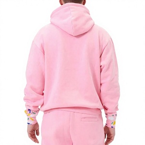 Sudadera con Capucha Oversize Rosa con Parche Bordado en R y Diseño de Salpicaduras de Pintura, Sudadera Casual de Forro Polar para Hombre - Product Image 2