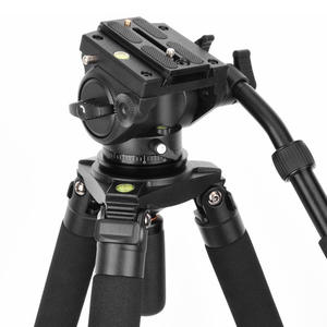 Trépied professionnel pour caméra vidéo DSLR Q680 75'' en aluminium, capacité de charge de 18 kg avec tête fluide - Product Image 6