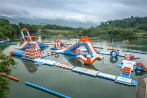 Taman Air Tiup Desain Kustom Mainan Tiup Rintangan Tiup untuk Permainan Olahraga Air