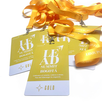 Badge d'entrée RFID personnalisé avec logo pour événements VIP, cartes PVC néon dorées, lanières, fabrication professionnelle rapide en gros