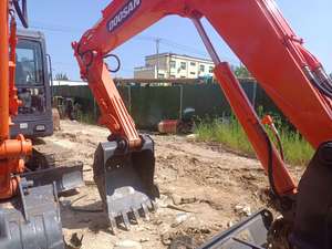 Mini Excavadora hidráulica usada DOOSAN DH60 Precio bajo Buen estado Mini excavadora usada sobre orugas DOOSAN DH 55 DX60 DX55 en venta - Product Image 6