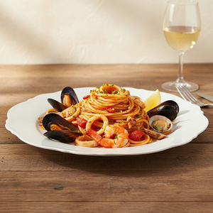 Platos de boda con borde festoneado blanco al por mayor, plato base de porcelana china con hoja de loto. - Product Image 6