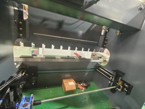 Công nghệ cao đa chức năng 4 + 1 + 2 Trục CNC đồng nhôm hồ sơ Báo Chí Phanh thủy lực tấm kim loại Máy uốn - Product Image 3