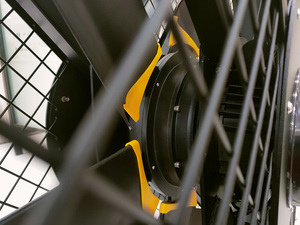 Ventiladores de Piso Móviles Negros de Lujo, Gran Tamaño, Bajo Ruido, 2M, con Protección IP55 y Potencia de 1.0kW para Gimnasio - Product Image 4