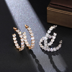 Orecchini a Forma di Cuore a C per Donne, Orecchini Scintillanti con Pavé, Gioielli di Moda per Uso Quotidiano e Feste - Product Image 2
