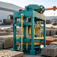 Machine à fabriquer des blocs semi-automatique QTJ4-40 PLC pour la production de briques à partir de ciment