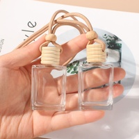 Bouteille en Verre Vide Carrée Plate Transparente de 15 ml pour Diffuseur de Voiture, Parfum et Aromathérapie, avec Couvercles en Bois et Cordon à Suspendre