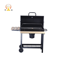 Barbecue moderne haut de gamme en acier et métal, fumoir décalé avec table latérale, barbecue à charbon de bois en forme de tonneau pour l'extérieur