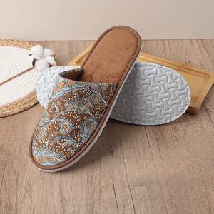 Chaussons d'hôtel jetables écologiques en lin vintage, biodégradables, recyclables, lavables, doux et portables pour Airbnb et complexes hôteliers - Product Image 2