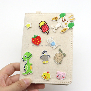 Etiqueta de lavado personalizada etiqueta nombre etiqueta DIY hierro en parches en blanco liso vuelo pasaporte cubierta caso para Mujeres Hombres - Product Image 4