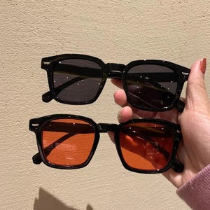 Lunettes de soleil carrées vintage, effet amincissant, design sans maquillage, tendance, pour hommes et femmes - Product Image 6