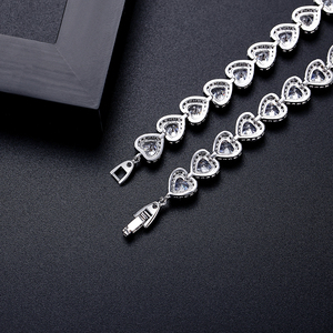 LUOTEEMI Bán Buôn <span class=keywords><strong>Ruby</strong></span> Màu Rhodium Mạ Thời Trang Sang Trọng Hình Trái Tim A AA Cubic Zirconia Phụ Nữ Jewelry Bridal Tennis Bracelet - Product Image 6