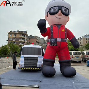 Gigante Gonfiabile Personalizzato a Tema Operatore Petrolifero per Pubblicità Esterna, Esposizioni e Promozioni in Centri Commerciali - Product Image 3