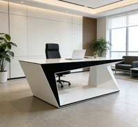 Bureau de direction moderne en bois, design modulaire pour usage commercial
