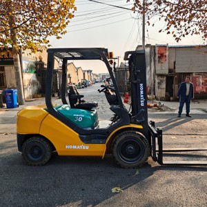 Komatsu 3T Diesel Forklift Used Construction Machinery with 4x4 <b>Drive</b> 1 Year Warranty Top Performance & Original Components - Product Image 6
