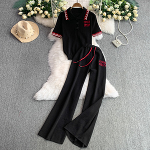 Completo in Maglia per Donna: T-shirt a Maniche Corte con Ricamo a Lettere sul Colletto e Pantaloni a <span class=keywords><strong>Gamba</strong></span> <span class=keywords><strong>Larga</strong></span> a Vita Alta Modellanti - Product Image 3