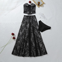 Conjunto de lencería elegante con corsé de encaje con aros y cordones, top bustier de encaje, falda larga maxi y bragas negras