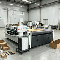 Machine de découpe CNC pour boîtes cadeaux en carton ondulé pour la publicité