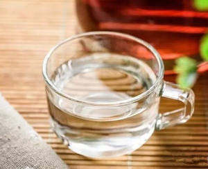 Prix du fabricant OEM <span class=keywords><strong>Eau</strong></span> <span class=keywords><strong>de</strong></span> <span class=keywords><strong>rose</strong></span> pure 100% naturelle <span class=keywords><strong>de</strong></span> qualité alimentaire <span class=keywords><strong>buvable</strong></span> pour la peau - Product Image 3