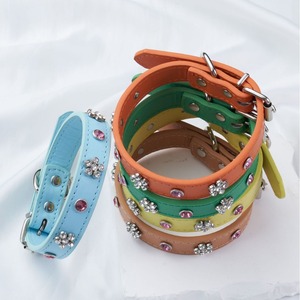 Pflaumenblüten-Nieten PU-Leder Rosa Diamant Haustier-Halsband Prinzessinnen-Stil Kleine und Mittlere Größe Schnallenverschluss Hundehalsband - Product Image 4
