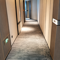 Luxuriöser Hotelteppich Bedruckter Waschbarer Maschinell Getufteter Nylon-Gewerbebodenbelag Rutschfester Flammhemmender Wand-zu-Wand-Teppich