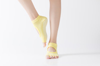 Vendita di calze sportive sportive con ricamo antiscivolo calze da donna personalizzate firmate sportive calze da Yoga